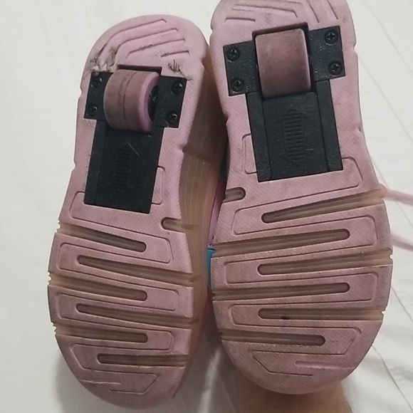 Rolling shoes - Picture 3 of 4